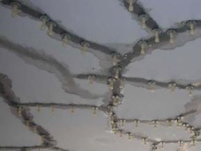 �l���g��ˮ�ľ��w�z��ʩ